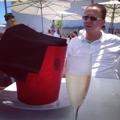 Betvictor horse trader, full time wine drinker, part time dinner host, loves a bit of karaoke - Pinot - Always entertaining, Gooner !!