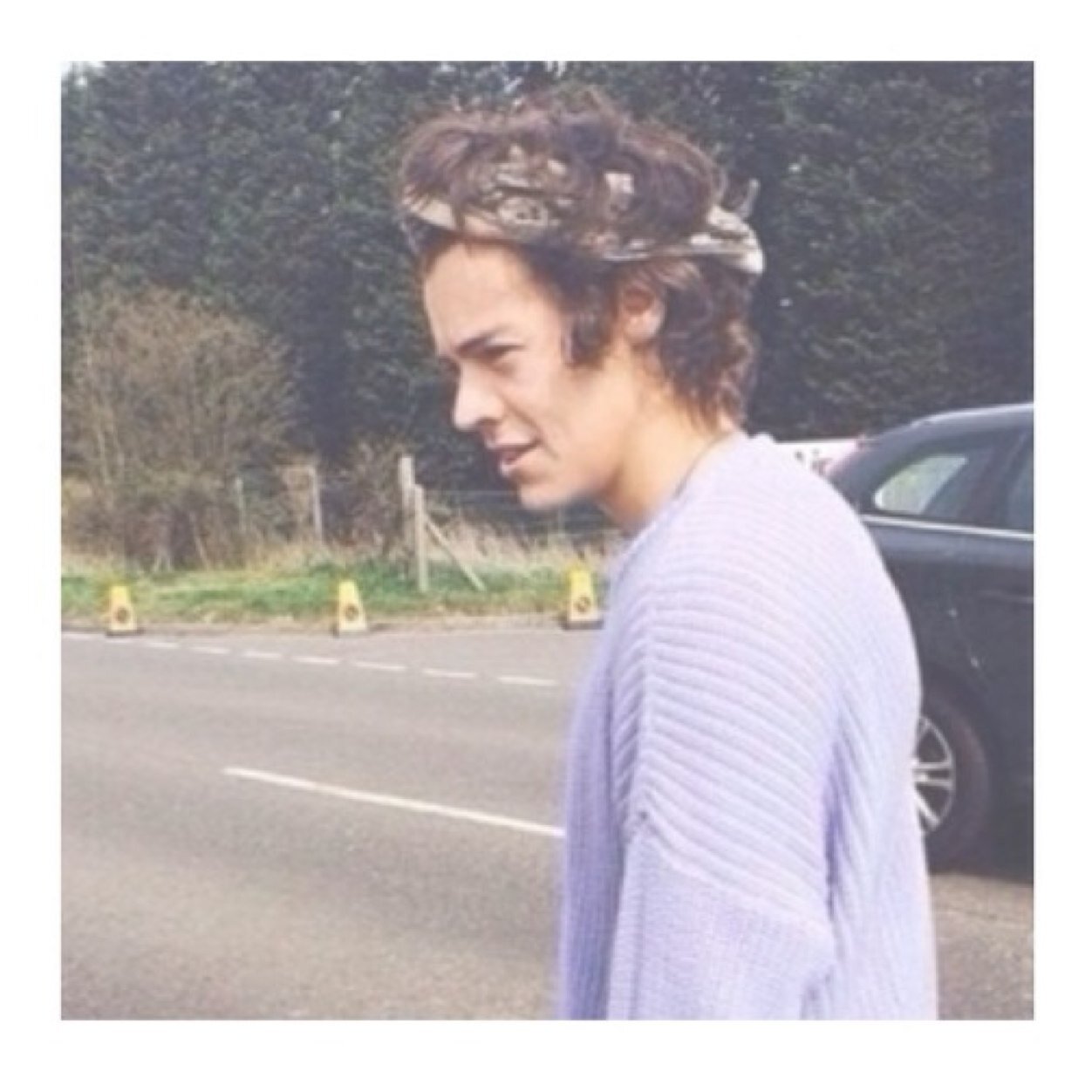 Don't follow this acc, instead please follow @broganxrry and @windflowerharry