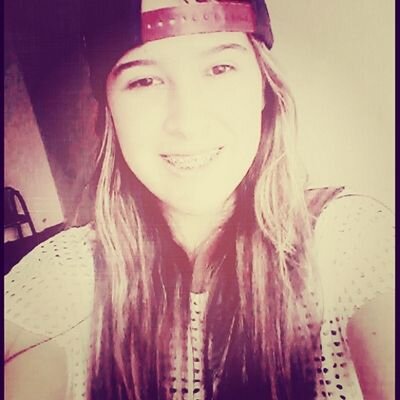 Eu não sou quem eu gostaria de ser;
eu não sou quem eu poderia ser, ainda,
eu não sou quem eu deveria ser. 
mas ainda bem que eu não sou mais quem eu era!
