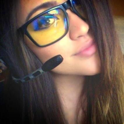 [Call Of Duty] 16~Female~Gamer