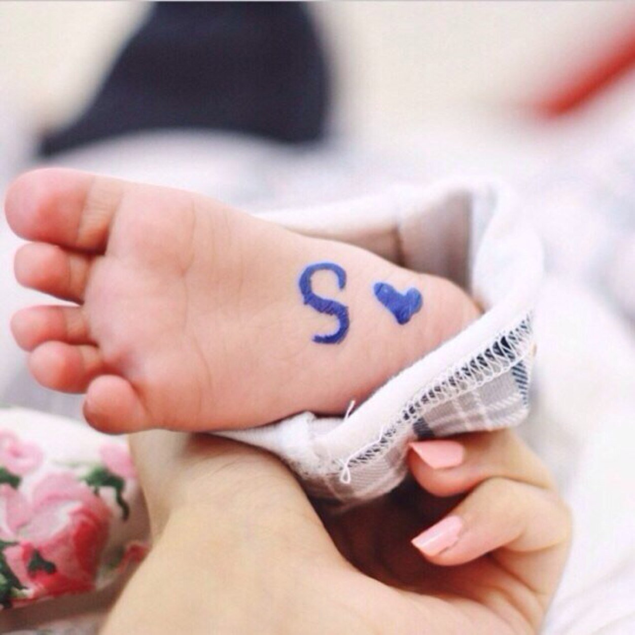 » يآرررب الجنھَہ، ثمم آلججنھَہ ، ثممم آلجججنھَہ ، و لآ شــے سوووى #آلججججنھَہ ♡