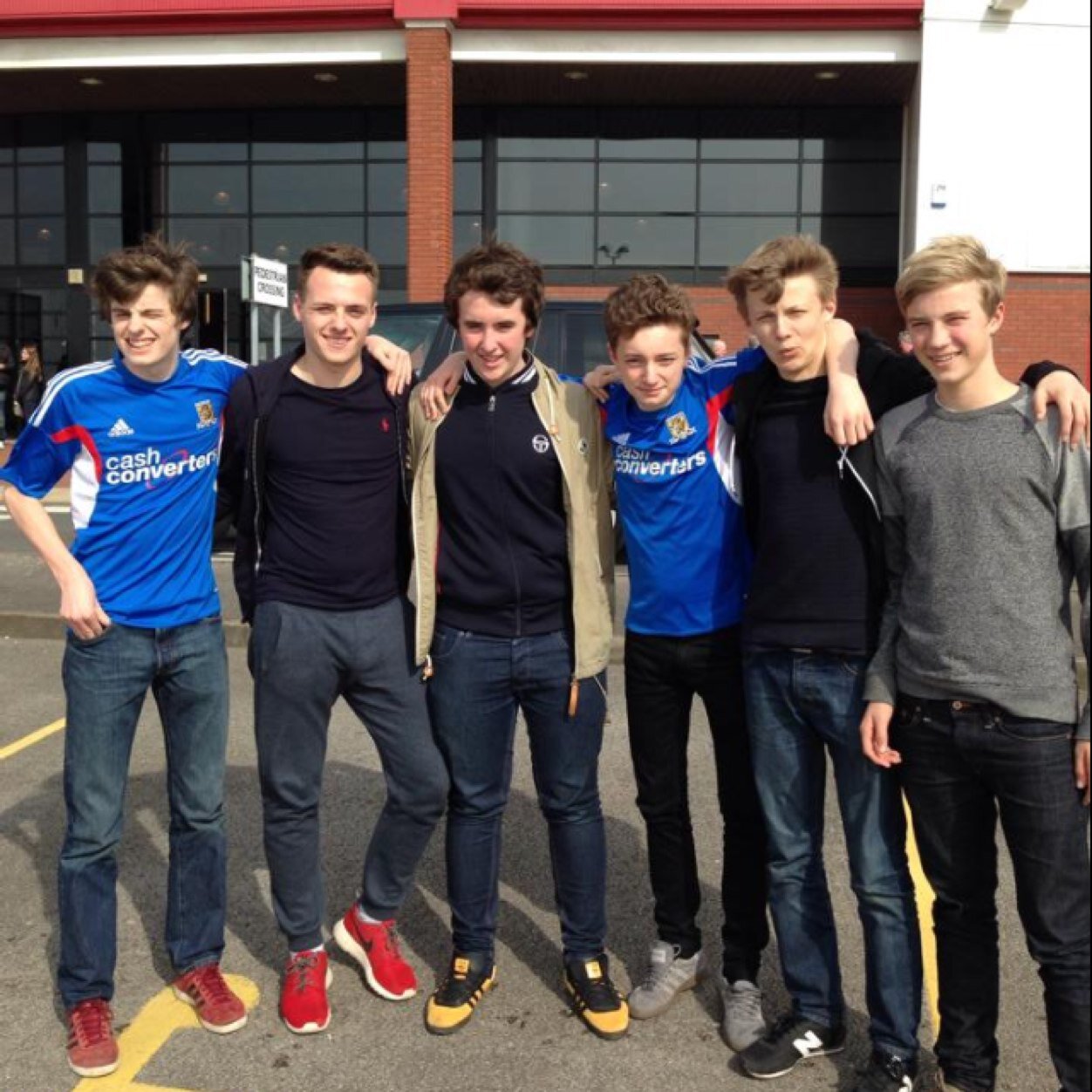 Ryanmoonhead98's profile picture. Im fat but im fit;)