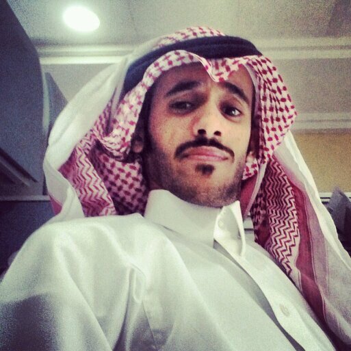 ‏مًتذوٌقَ لّعذَبِ أًلڳلّآم ۆڳثٌيُرأًً مآٍ آٍهۆى رسٌمہ .. أًلبِعضِ مًنهأً هٌمًسٌأتُ نَبِضِي أًلّعأًشٌقَ وٌأنَفًأسٌ حبِيبِتُي هيُ عأًصَمتي♡̷̷̷̷̷* *مصور فوتوغرافي*