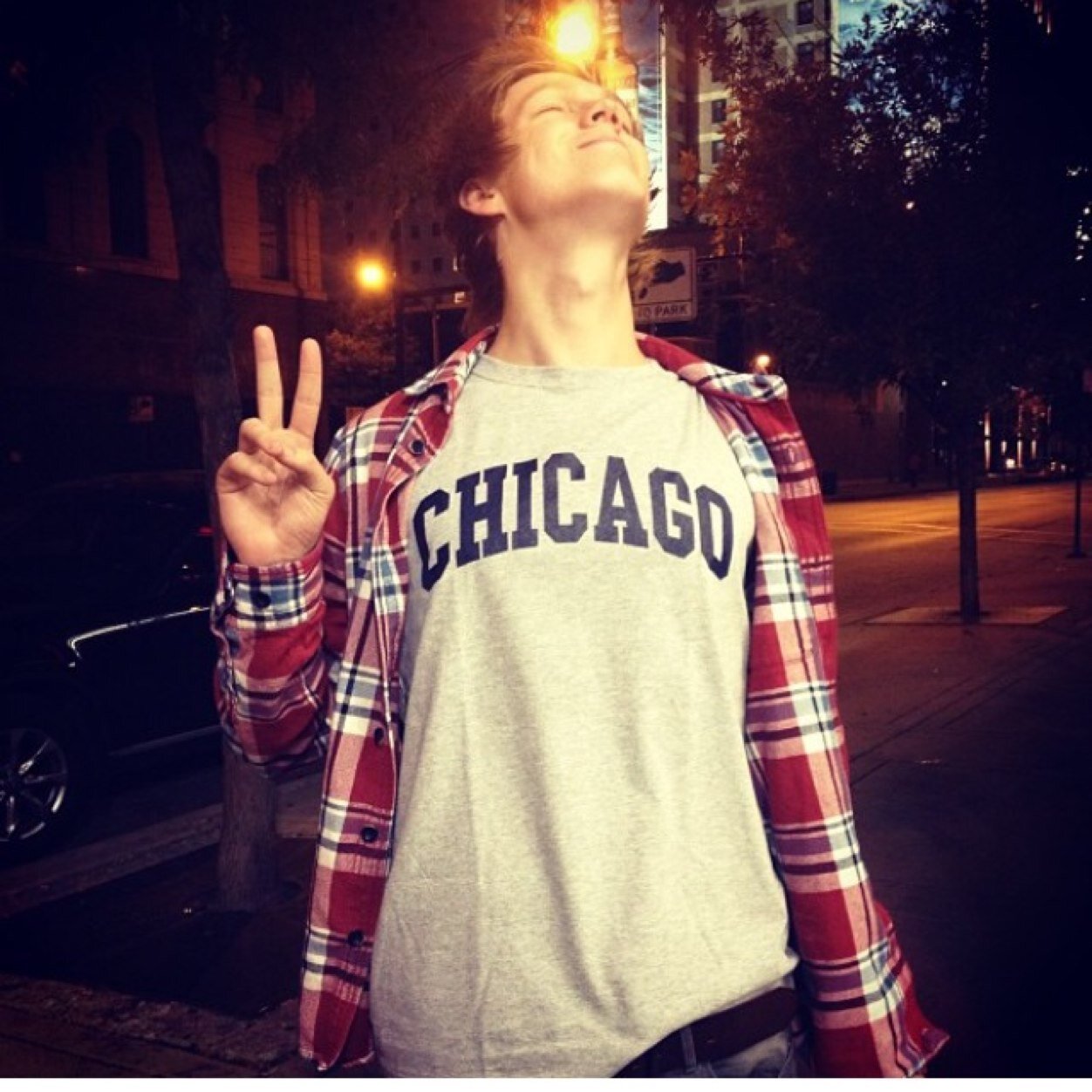 heyitscasparlee's profile picture. 