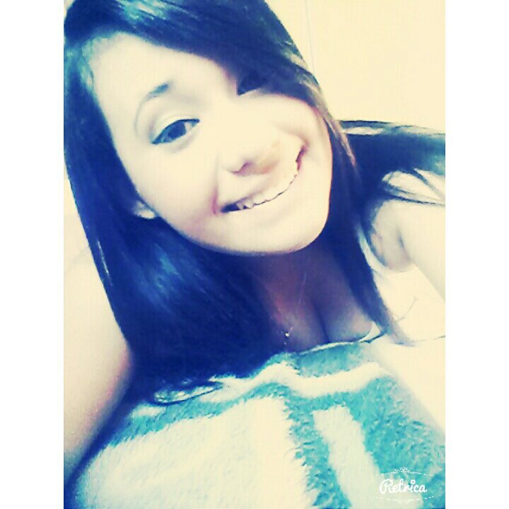 JhSouzz's profile picture. Você pode fechar seus olhos para coisas que não quer ver, mas não pode fechar seu coração para as coisas que não quer sentir.