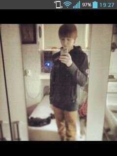 follow mee,,