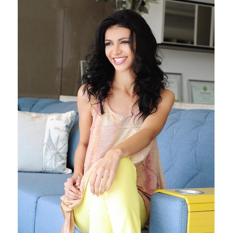 Quer contratar ROSANA ALVES para seus eventos????
Cantora, compositora, modelo (fashion e comercial).
Consulte a Bravo Model - agência de modelos nacional e in