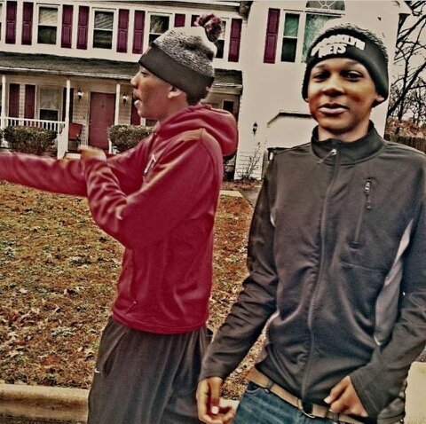 this my Twitter until my phone get fix so help me get my followers back up
