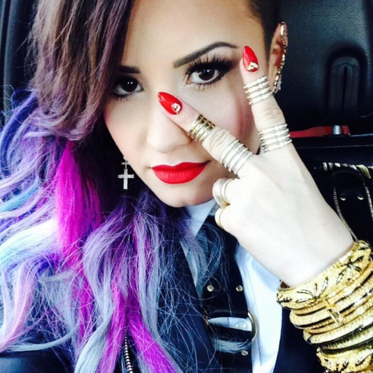 This is my page where i can be myself. So please don't judge! If you need someone to talk to please dm me.