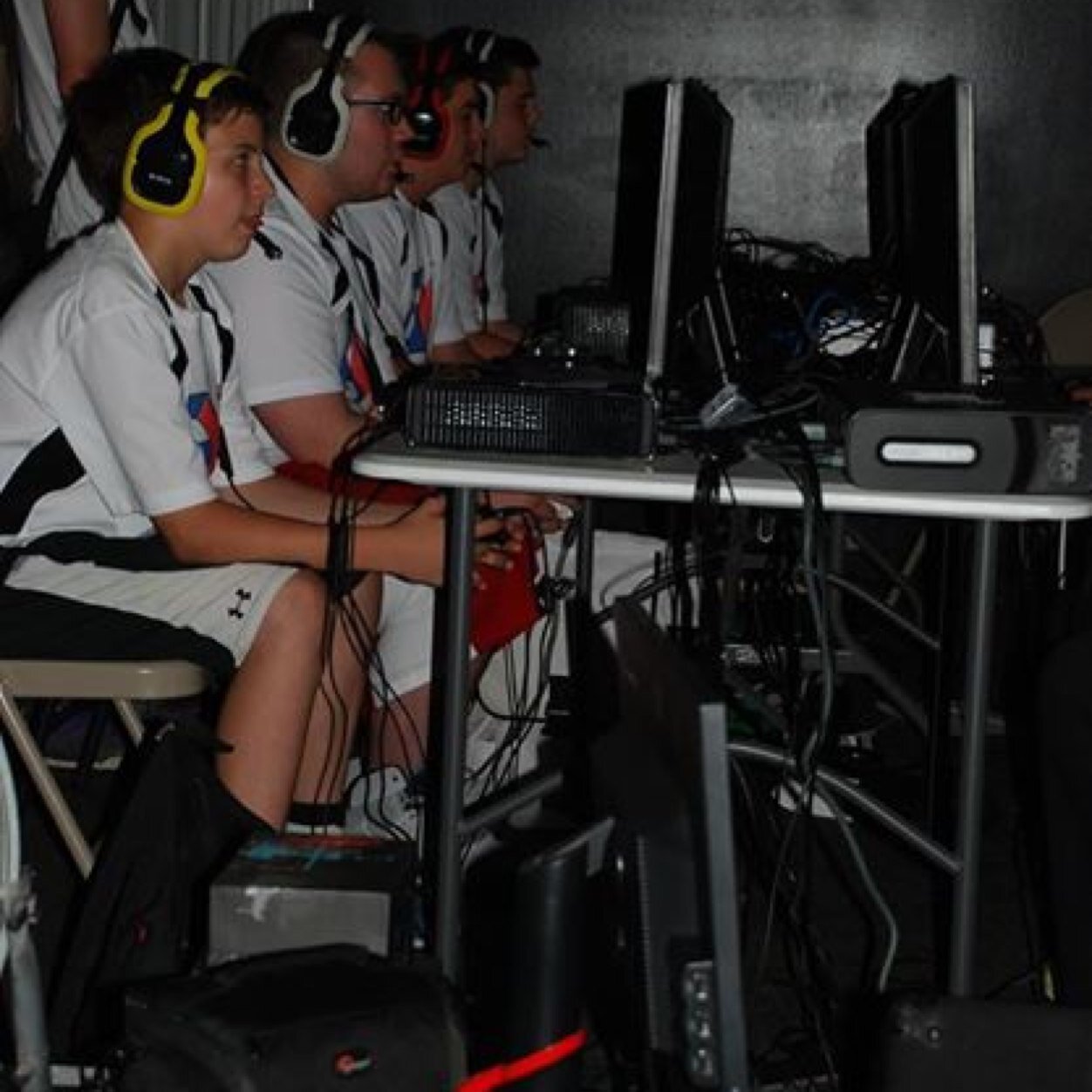 Host free to endtet tourneys with a cash prize!!