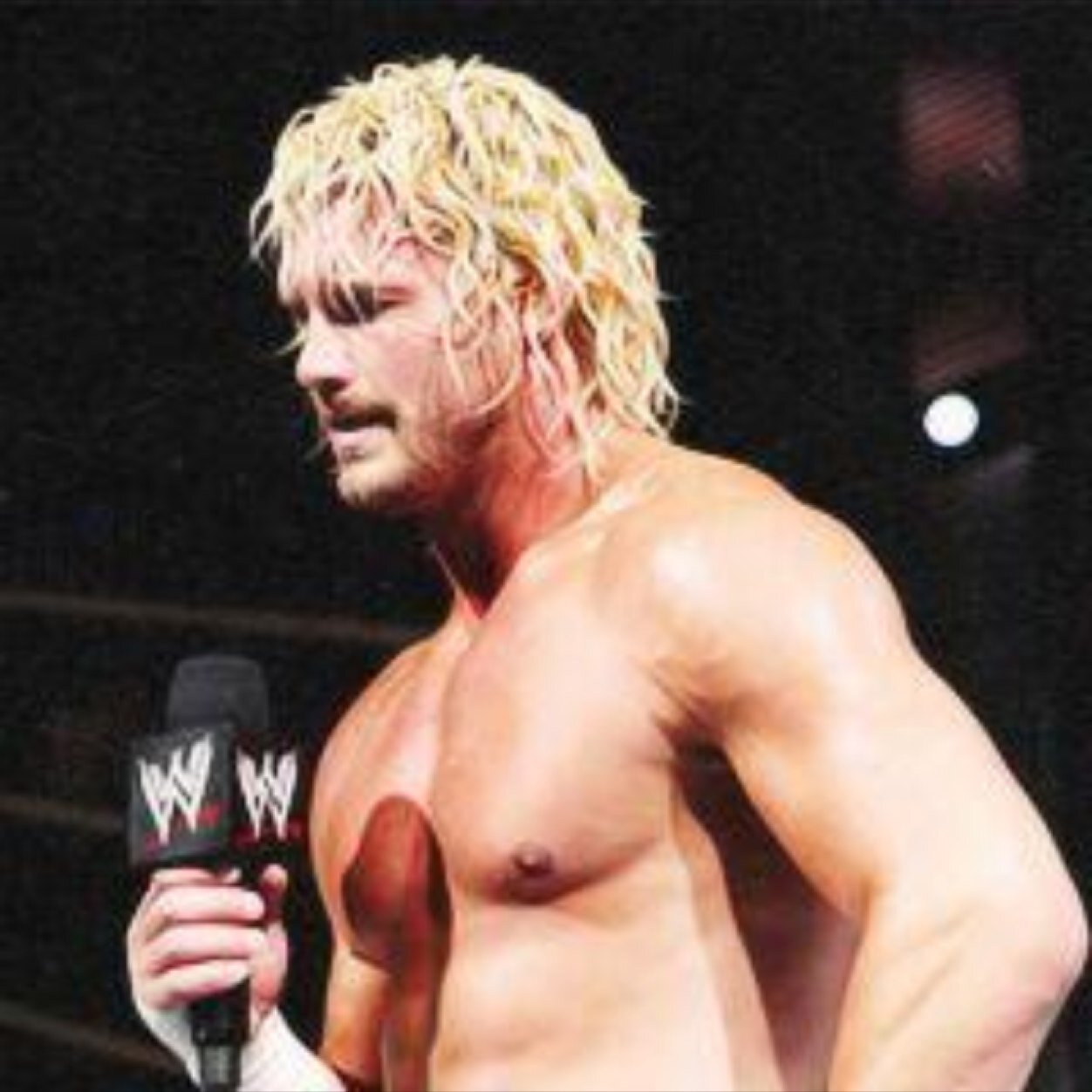 InfamousTwerker's profile picture. |RP|Single| Former World Heavyweight Champion, stand up comedian, and professional show OFF. The things I do can never be duplicated, just ask your girl.