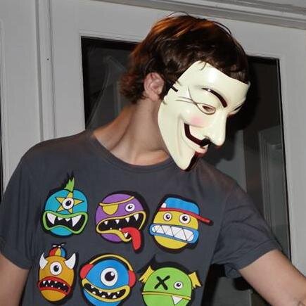 I'm Isaiah AKA Semi Colon. I'm a proud member of Stealth Night, and I say what I believe. Also a DJ. I'm in the band Nucl34r, where I make jams man!