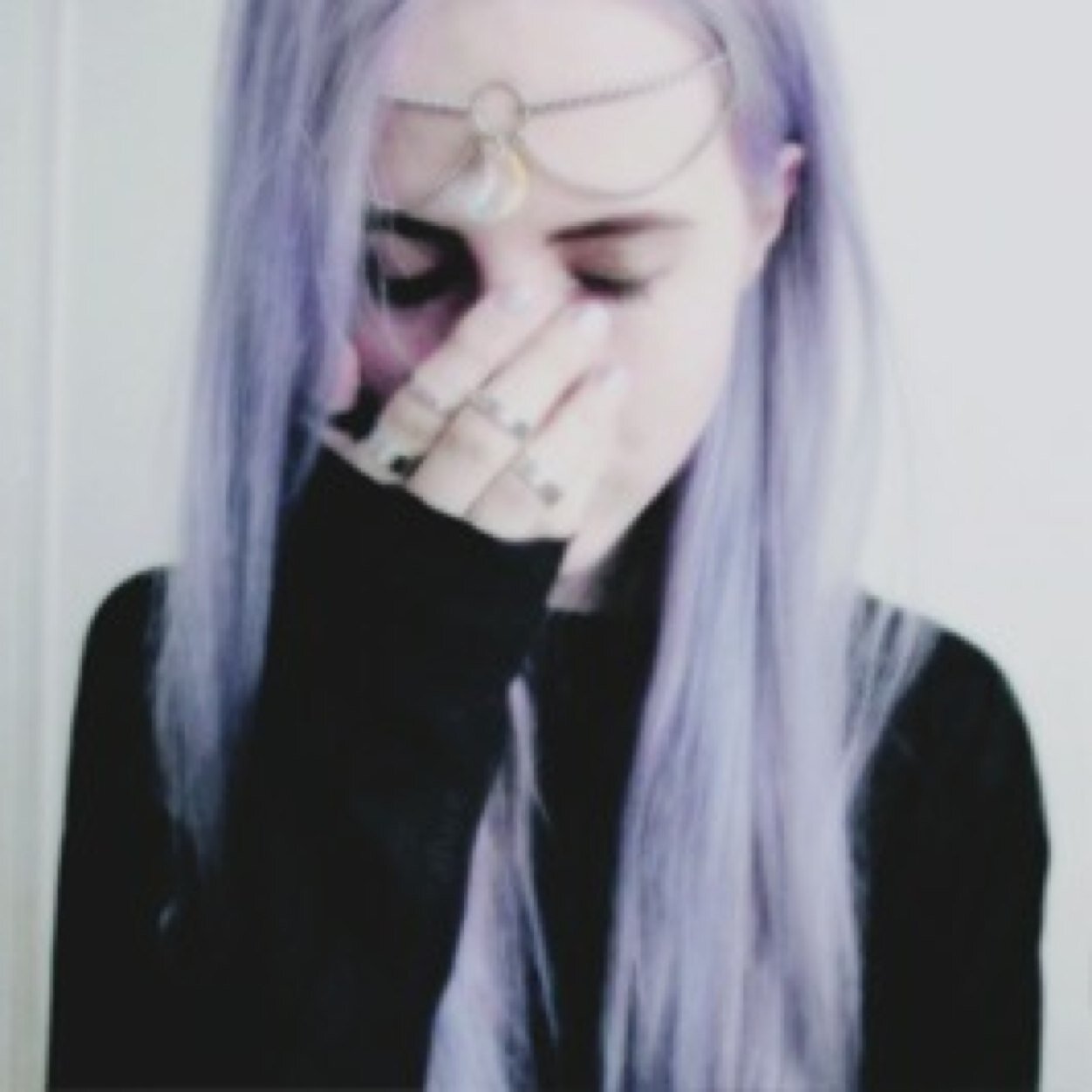 if you have a confession ask me to follow you then dm me any weird ass confessions and ill post them all anonymous