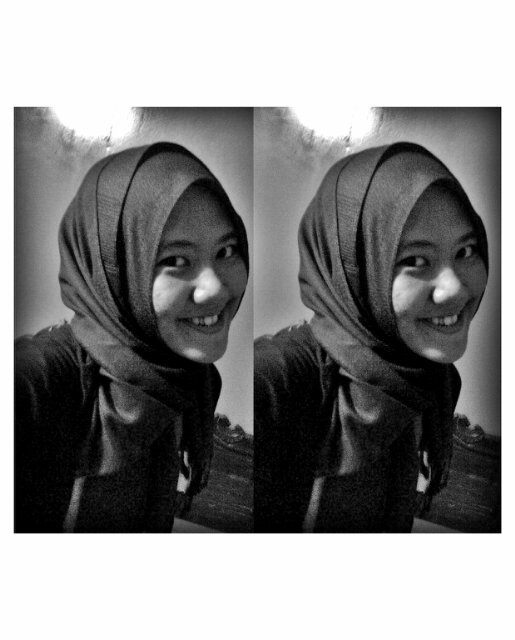 Jarang ngetweet tapi sering lihat time line.HITAM-PUTIH-ABUABU