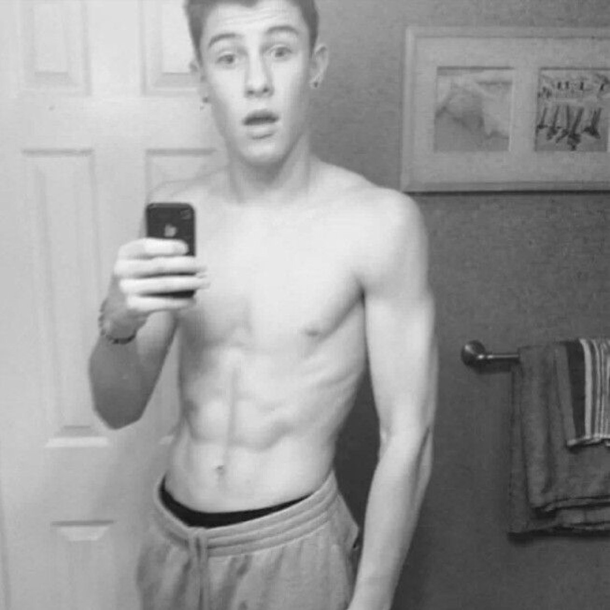 Shawn Mendes fan account. Met him 1/19/14. 
I also love 5 SOS.