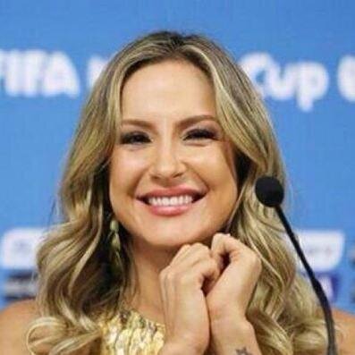 Fã Clube Dedicado a Melhor CanTTora do Mundo! @ClaudiaLeitte Olhar,luz do meu olhar Força que me guia Braços que me amparam ♪ #AmorSemFim  ♡  ♡  ♡