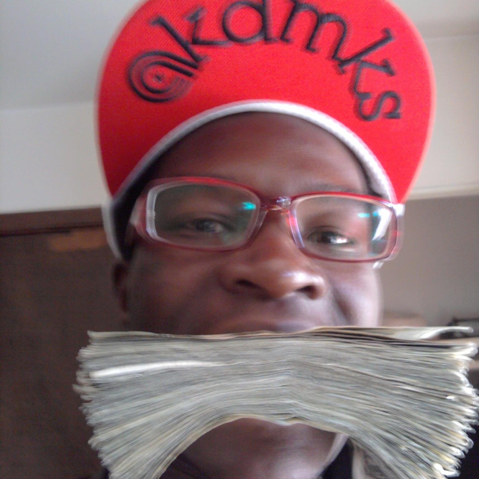 _takingiteasy's profile picture. R&B/Rap. Music is life. Check out my soundcloud : https://t.co/GrzjAnegIh