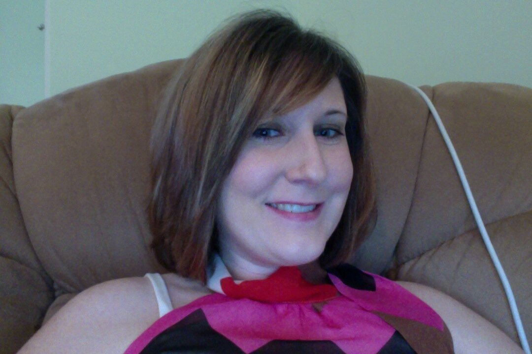 Carpenter_Lind's profile picture. Christian, wife, mommy to 3 wonderful boys, 8th grade science teacher at CCJHS, and small business owner