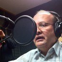 Ingeniero en Comunicaciones por Profesion, Periodista por Vocación y Locutor por Pasión.