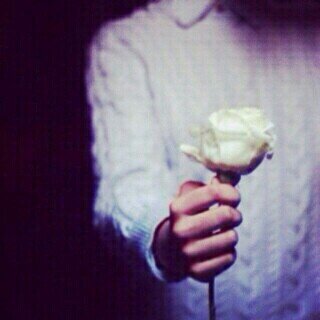 إنسى حُزناً مضى بالأمس و عِشّ يوماً جميلاً 🌸💭