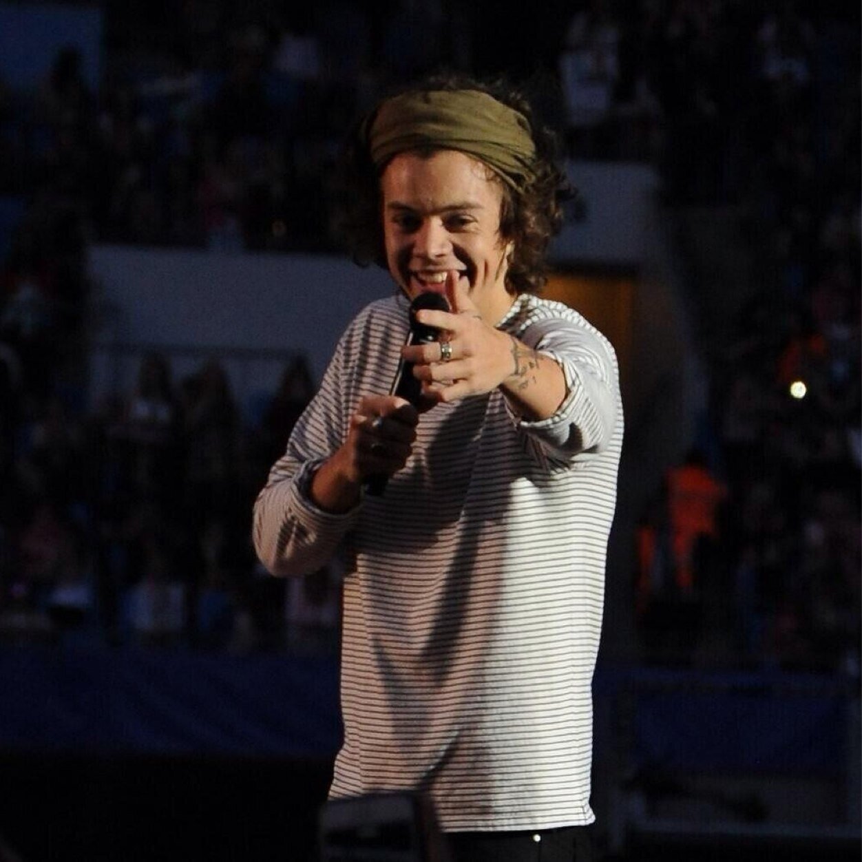 FOR 20 FREE FOLLOWS, FOLLOW @narryft5s0s