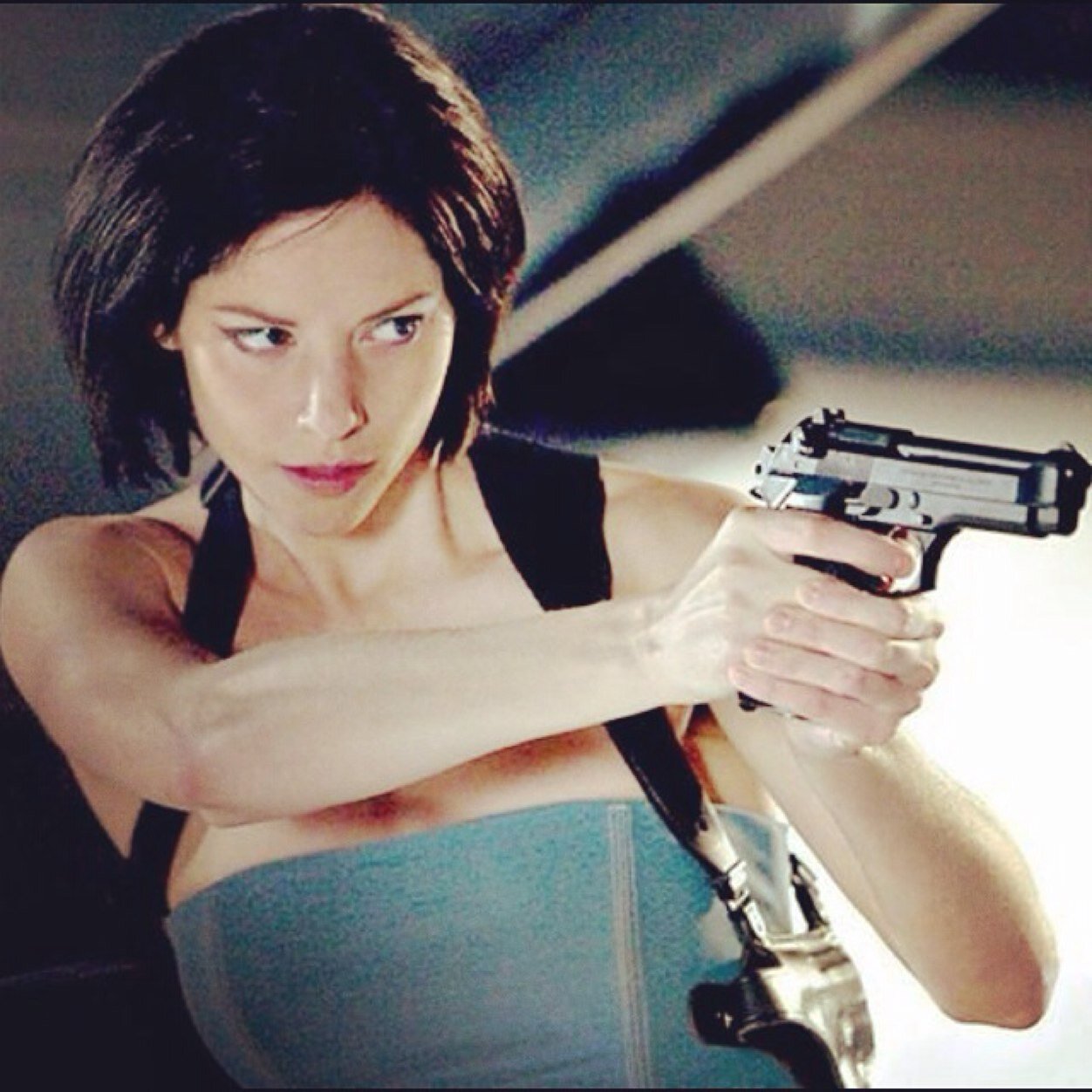 Soy bien conocida por mi valentía en misiones en el Stars & BSAA equipos. Resident Evil