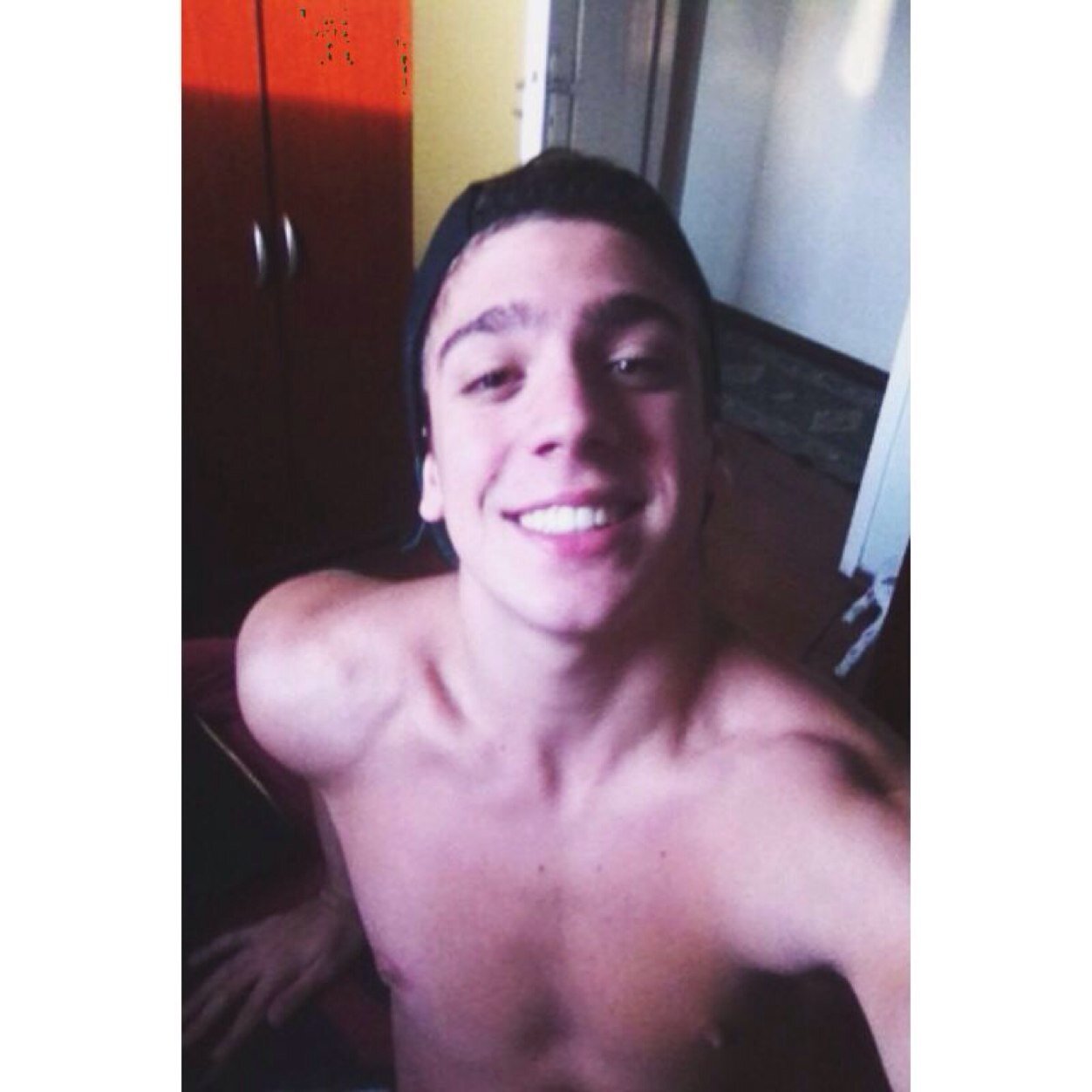 A vida é curta. Quebre as regras, perdoe rapidamente, beije demoradamente, ame todos, mas abra a excessão.