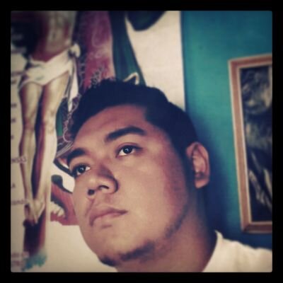 Soy un muerto confundido que no entiende del pasado, que se pierde
en los suspiros de vivir enamorado...