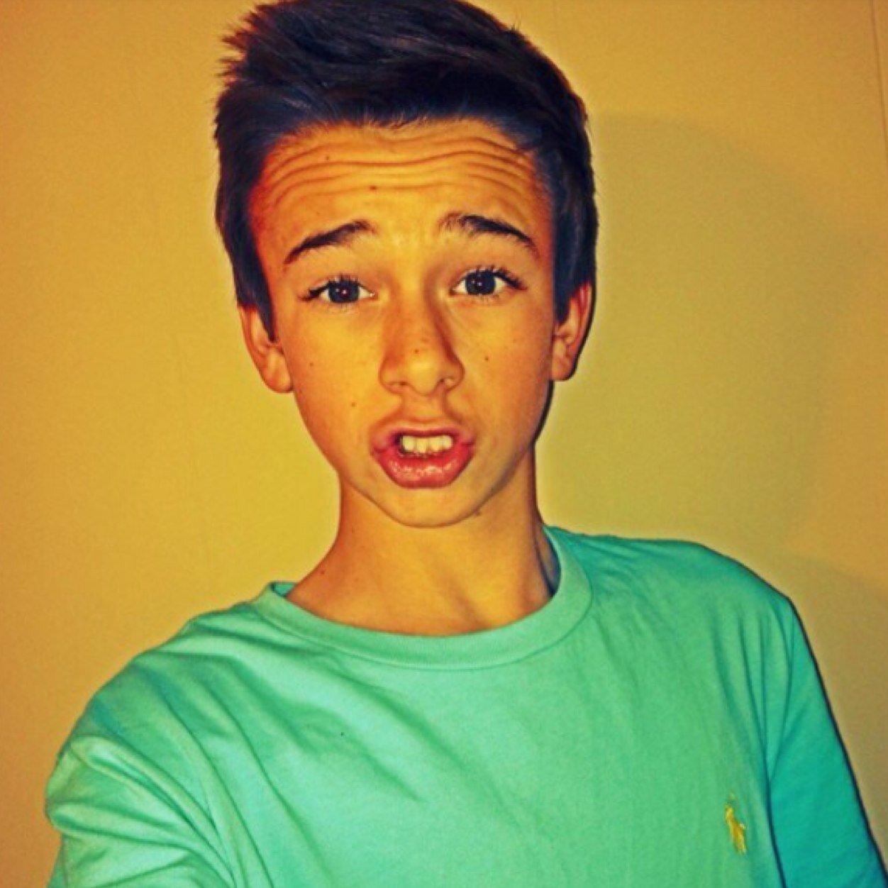 Hey guys its Garrett Make sure to follow me on instagram     
    ➡️@thegarrettbosley⬅️
#tfios #soccer #instagram #tumblr
