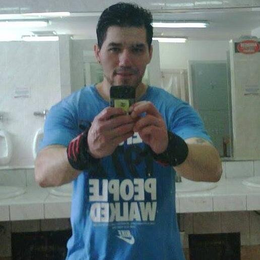 I was raised in New York City  I live  in Lima Peru  love 🎶and the ladies love me 😆 también me encanta los deportes 🏈⚾🏀⚽🎾 Private bodyguard 💪💯🦁