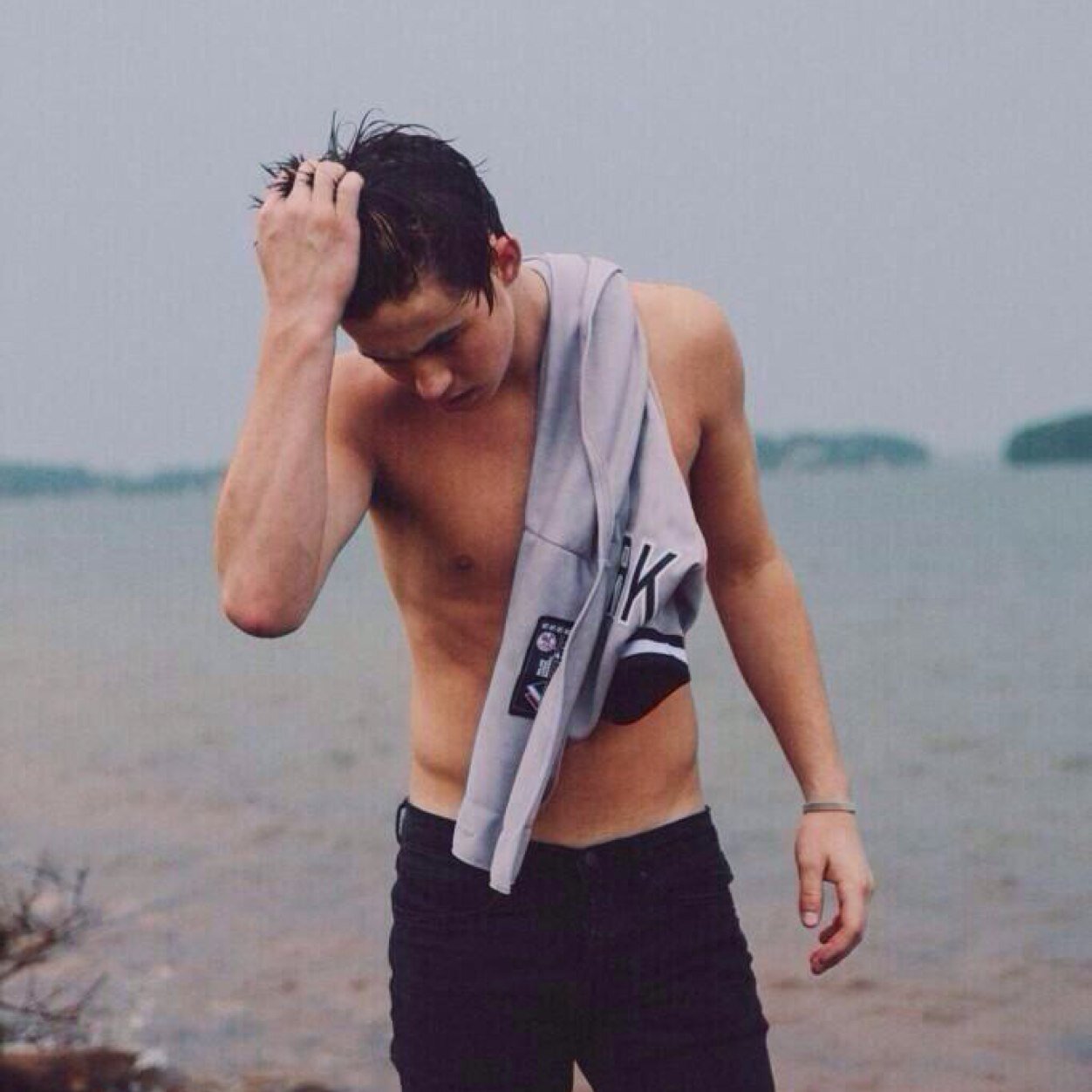 WhySchoolsSuck's profile picture. Louis has a better butt than you