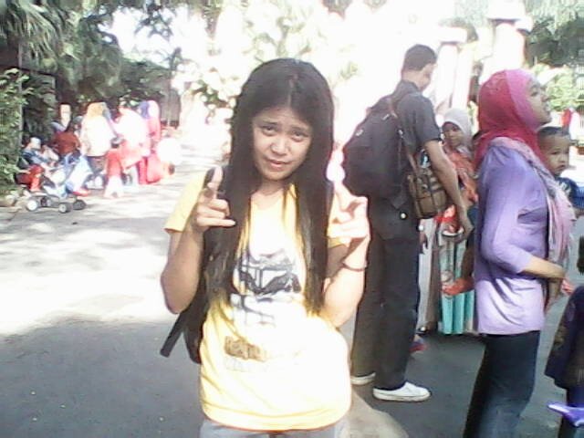 annisakayong's profile picture. 