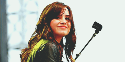 See right through you like you're bathin' in windex. Oh, oh, oh, boy why you so obsessed with me?