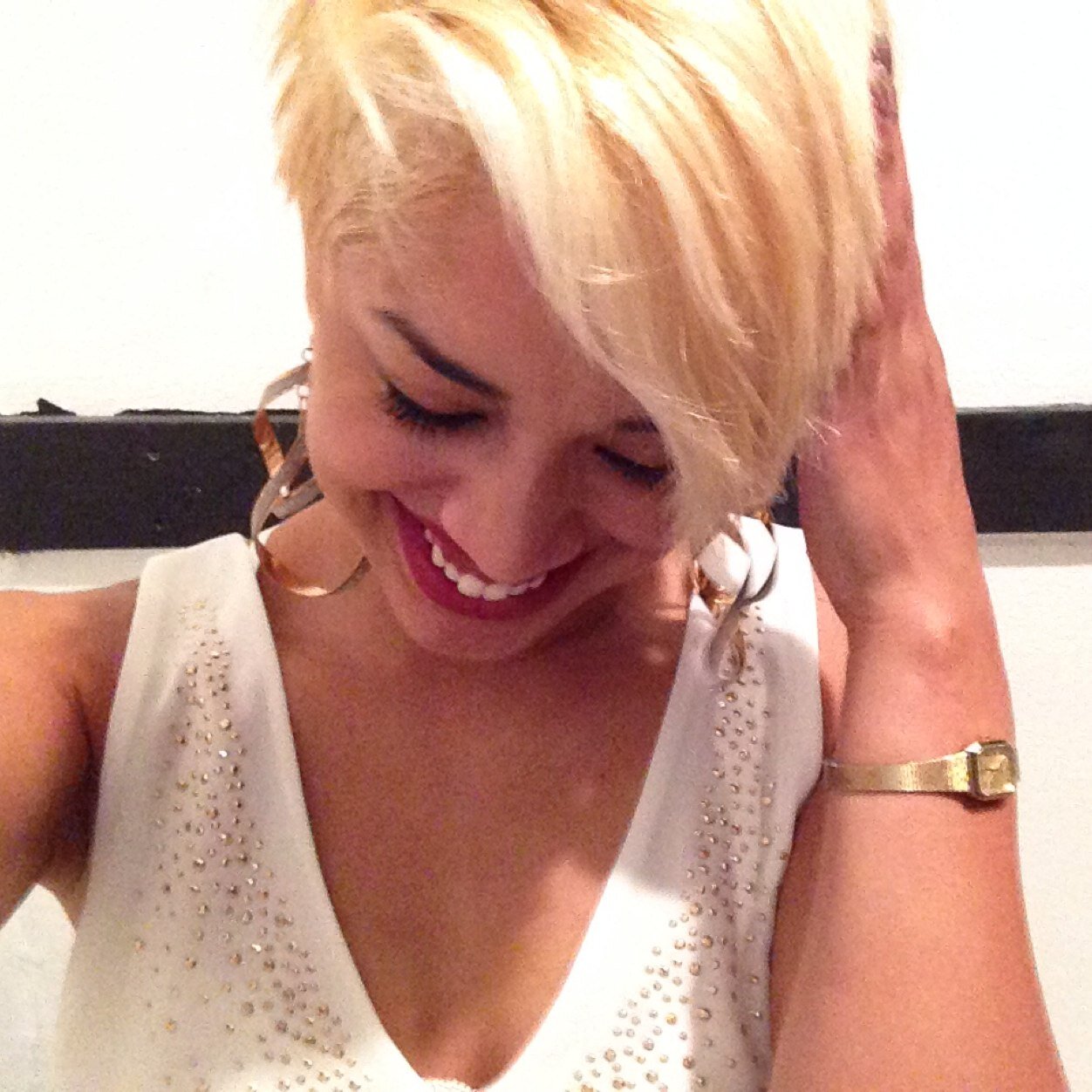 azhdamage's profile picture. 