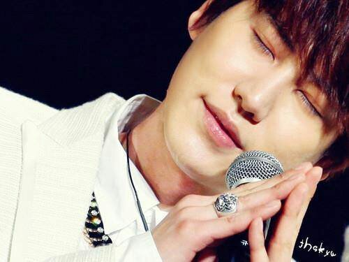 Evil Maknae De SJ♡| La mejor Omma: Hyo~♥Y appa: Onew~|Hermanos: Galleto, Tae yTao☆| Chen★| He cazado un unicornio[(220414)/(230614)]♥|