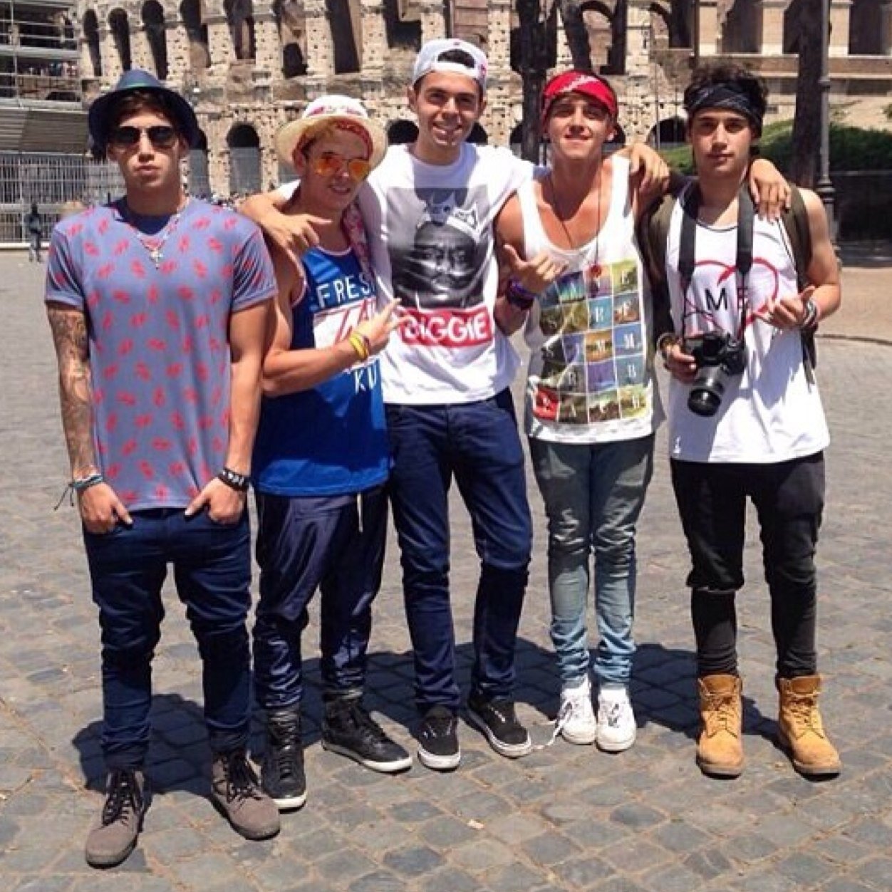 •Magcon is my bae yeah magcon is my day• 

Living life lovin 5 Aussie fags