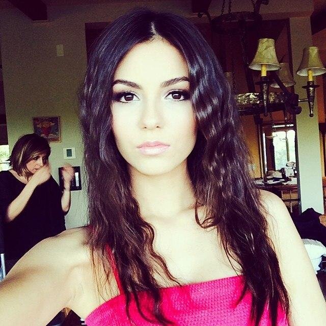 Victoria Justice,Miley cyrus,Rammstein,Bring Me The Horizon,Demi Lovato,Ariana Grande,Selena Gomez