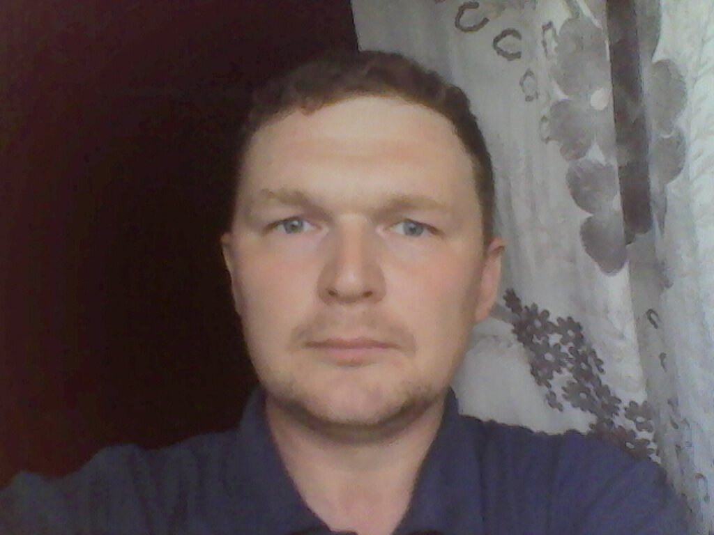 Женат,воспитываю сына - счастлив.+7-МТС-66-26-124 ПС:Я -коммунист в идеале, либерал по натуре, демократ по жизни. ПС2: Люблю фотографировать!#ПартияПрогресса