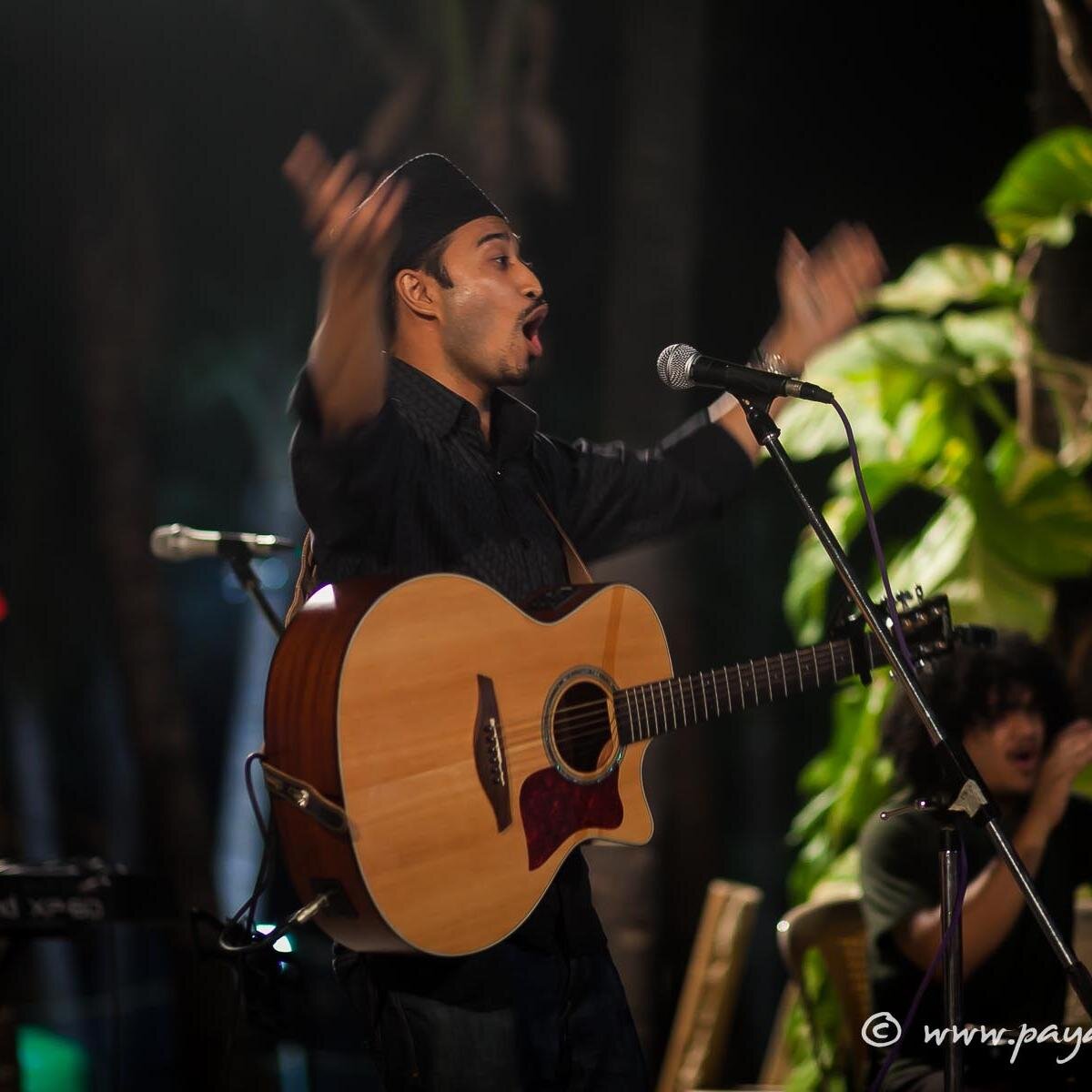 Singer Songwriter | Music Facilitator | Making Music Make a Difference 
https://t.co/IkgxXBHt84