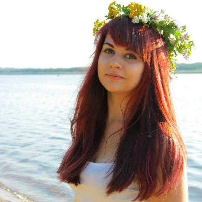 Фотографирую, веду блог (http://anni-aquamarine.blogspot), путешествую, слушаю метал и рок, администрирую группы Типичный Ярославль и Альтернативный Ярославль