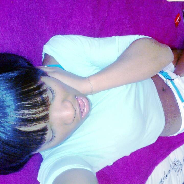 IM FWENDLY LOVE SPENDIN TYM WIF MY FAM I LOVE MY BEING ALONE AT  TYMS IM PATIENT N HATE GETTIN MY PRETTY LIL HEART BROKEN.