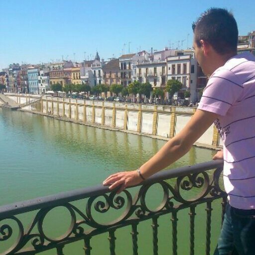 Ciencias del deporte y Magisterio, 
Melilla