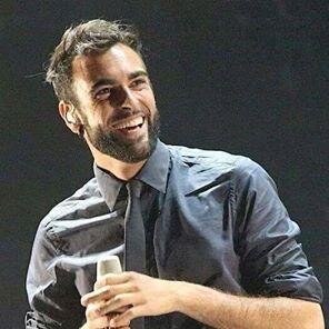 Adoro la musica, in particolare quella di Marco Mengoni!