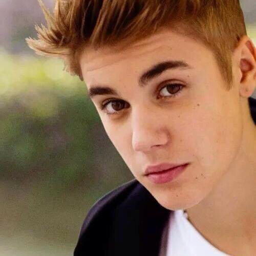 @justinbieber = world🌍