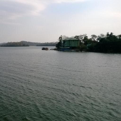 kavya32vemuri's profile picture. kavyachowdary vemuri