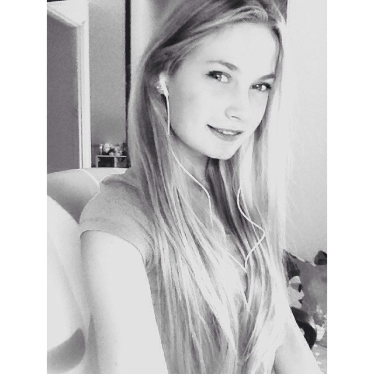IG : joyvandijk // Loveyou sissie xo sofie ✌️// love my friends