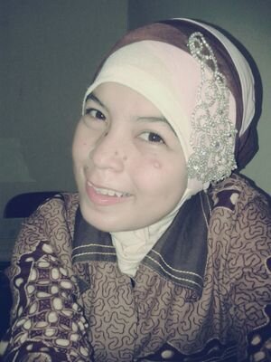 Gorontalo, 27 September 1997 | ♥ Allah | ♥ Ayah Ibu | ♥ Spongebob | Kuning , Biru , Merah | Novel | Bisa menjadi pribadi yang lebih baik lagi