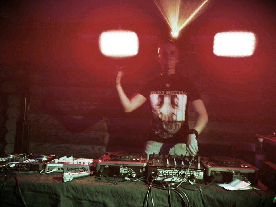 I push buttons | Create music | and love food | Also part-time superhero