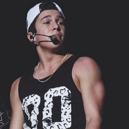 18 ✌. Loving life ❤. I love Austin! Mahomie forever and always, that's a promise :) AUSTIN FOLLOWED ME ON JULY 5TH!!!