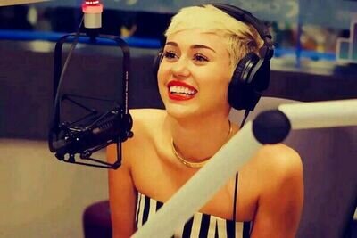 14 year old dutch smiler. saw her on 22 july 2014 #BangerztourEurope #BangerztourAmsterdam
